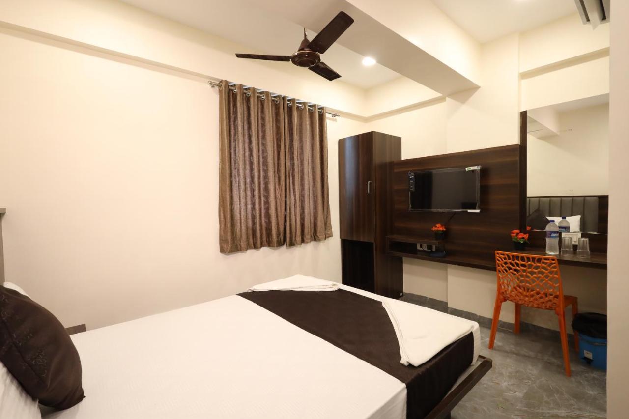 Hotel R K Residency Mahape Navi Mumbai Exterior foto